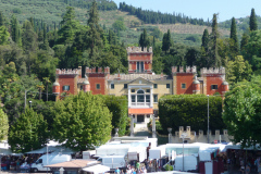 20130802-105041-DMC-TZ5-Singkreis_Italien