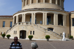 20130803-154317-DMC-TZ36-Singkreis_Italien
