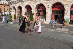 20130803-164901-DMC-TZ36-Singkreis_Italien