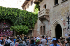 20130803-171343-DMC-TZ36-Singkreis_Italien